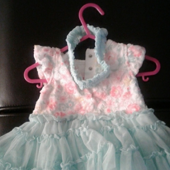 Dress - Picture 3 of 3